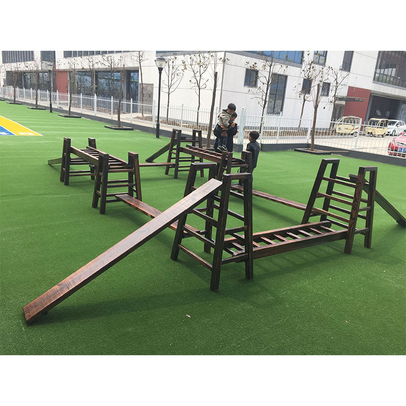 小鸡爬梯子手机游戏_小鸡爬山游戏怎么过_小鸡爬楼游戏