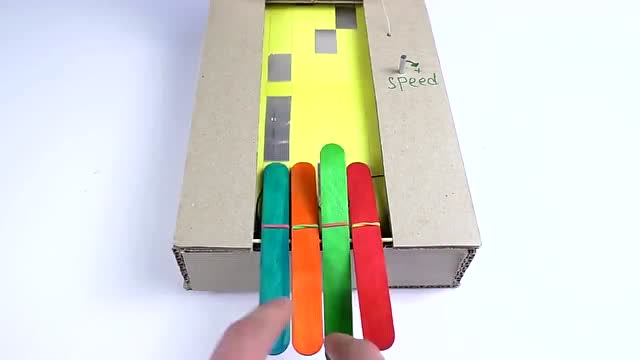 用一张纸板做手机游戏机_用纸板可以做什么游戏机_怎么用纸板做好玩的游戏机